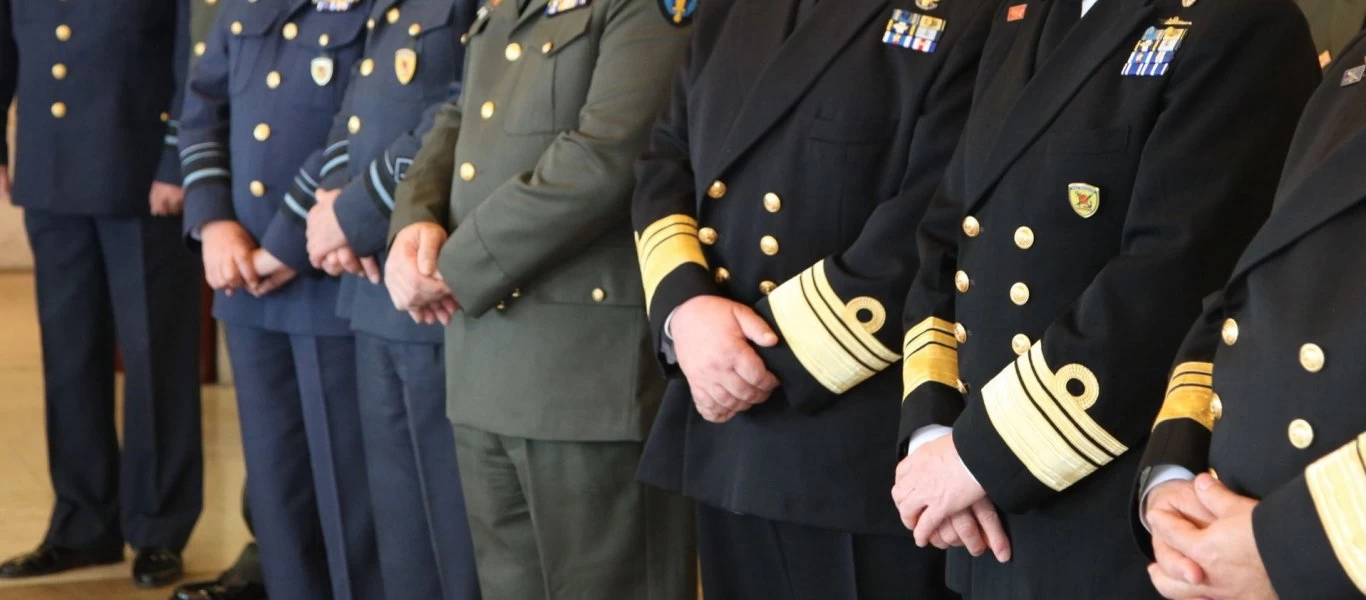 Κρίσεις στις Ένοπλες Δυνάμεις: Οι ανώτατοι αξιωματικοί που διατηρούνται & που αποστρατεύονται